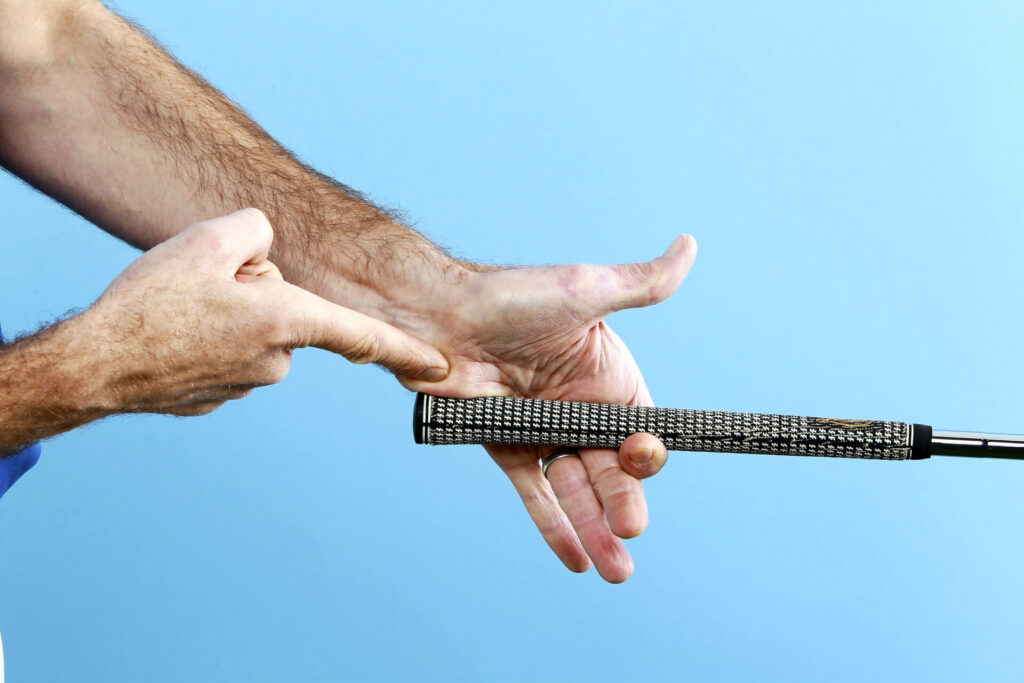 How to form the best golf grip