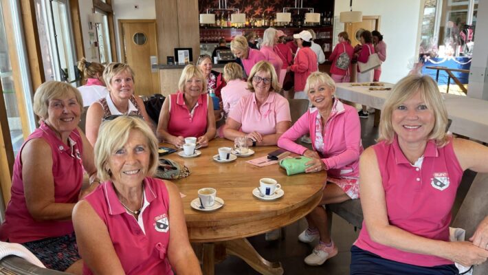 Pink Ladies raise nearly €4,500 for Algarve Oncology Association with charity golf tournament in Lagos