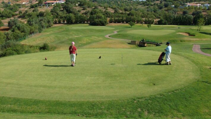 A history of golf in the Algarve through the eyes of its community, in celebration of the first official golf tournament in the world