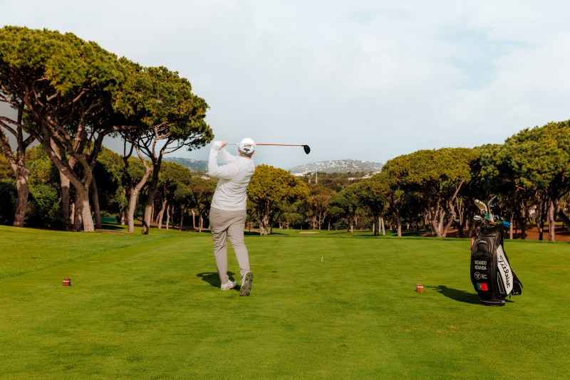 Ricardo Melo Gouveia teeing off at the prestigious Old Course Vilamoura